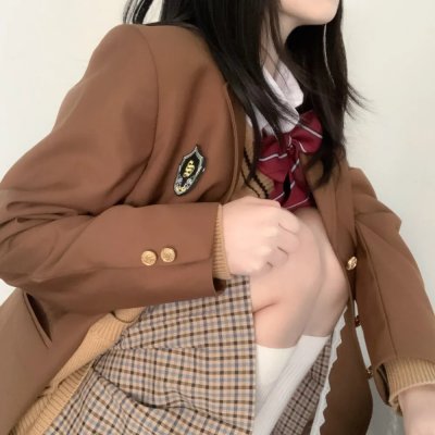 追梦的黎族女娃娃